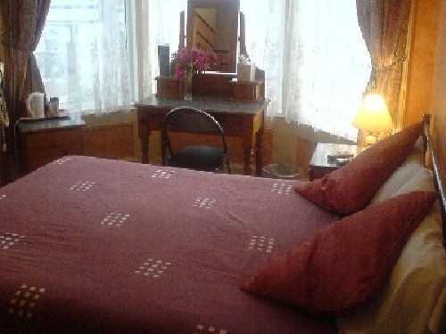 Family Room - 2 Adults & 2 Children No12 Guesthouse South Shore Blackpool