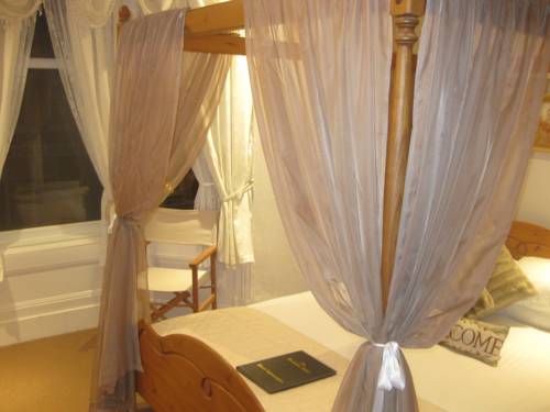 Double-Ensuite-Four Poster - 7 Days Special RockDene