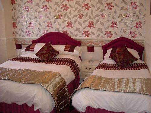 Family-Ensuite-Large  2 Adults 1 Child The Golden Sands B&B