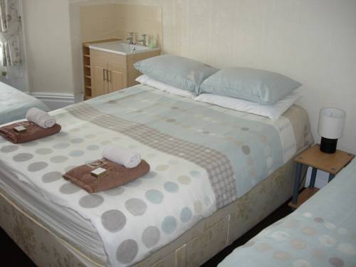 Family Ensuite (Sleeps up to 4) New Derina Hotel