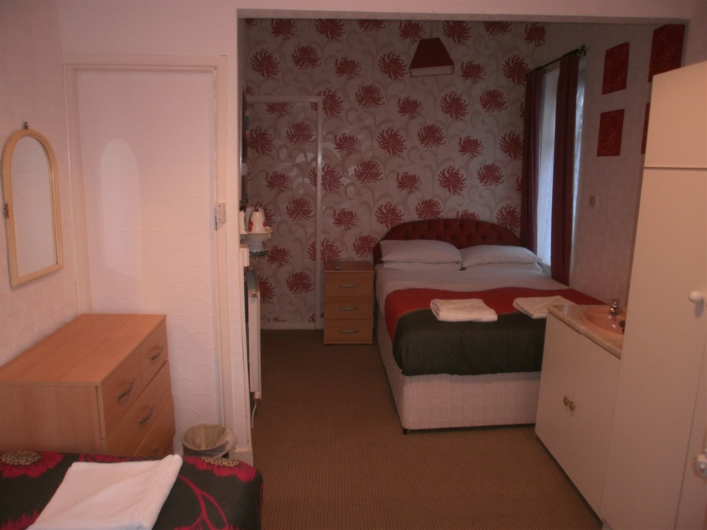 Family-Ensuite-sleep up to 5 Ad Bunk Bed The Withnell Hotel