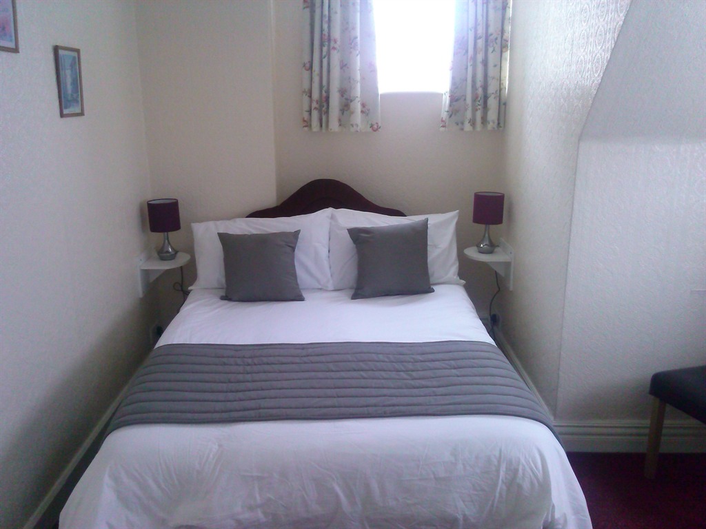 Double Room sleep 2 no5 The Beaucliffe
