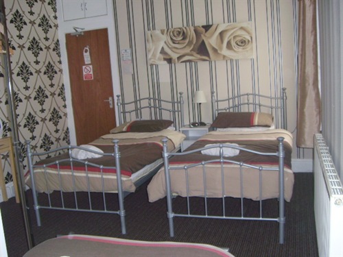 Triple En-suite Glenheath Hotel