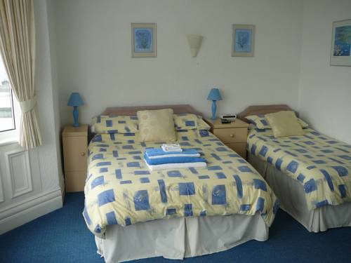 Twin Ensuite (Min 2 nights stay) The Craigmore